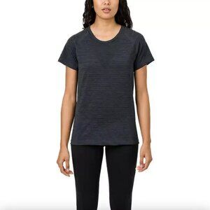 Tuff Athletics Medium Women's Sweat-wicking Gym Top